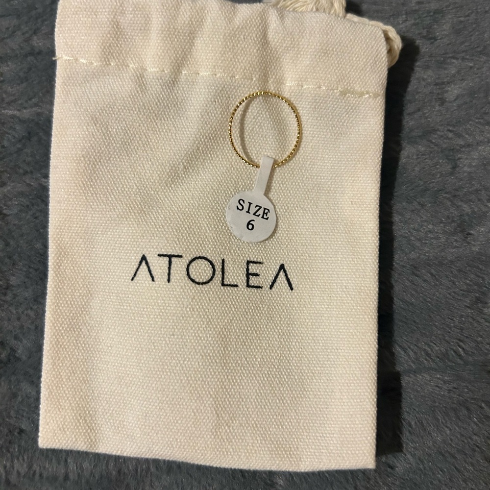 ATOLEA Gold Ring with Pouch